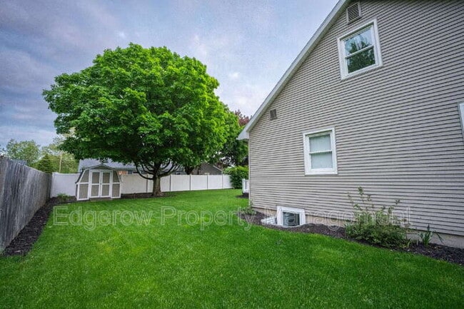 Building Photo - 7390 Lupine Ave