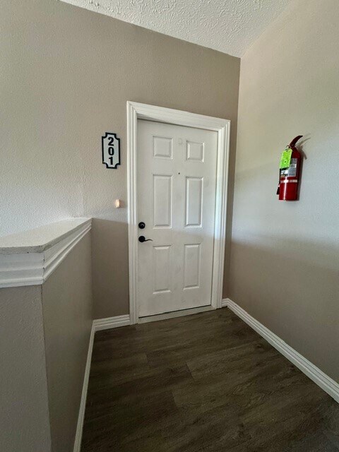 Building Photo - 303 N 13th St