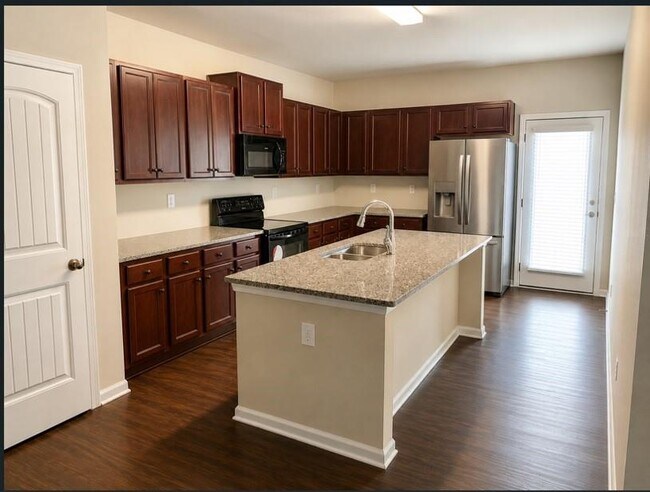 Building Photo - 537 Ruths Dr