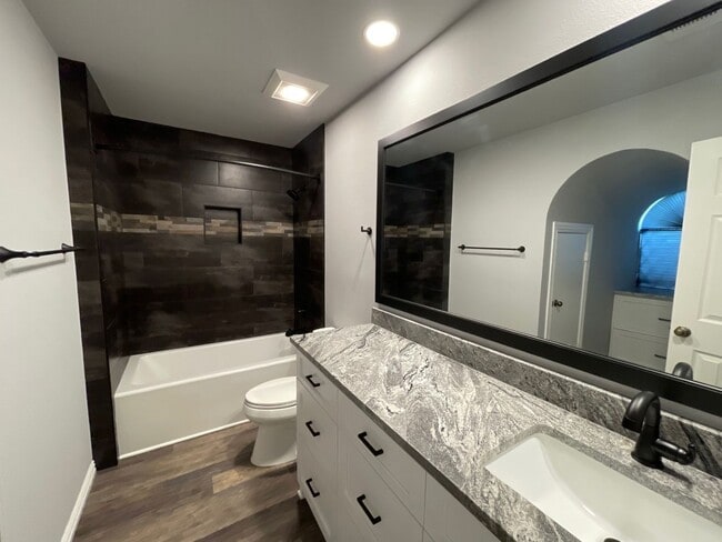 Building Photo - 3209 Bridlegate Dr