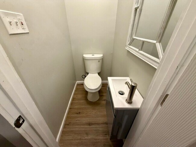 Building Photo - Updated 3-Bedroom Home for Lease – Section 8 Welcome - Call (313)429-3244