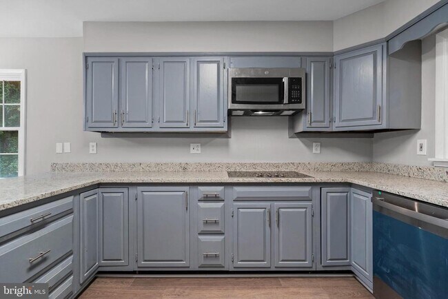 Building Photo - 7795 Penn Manor Ct