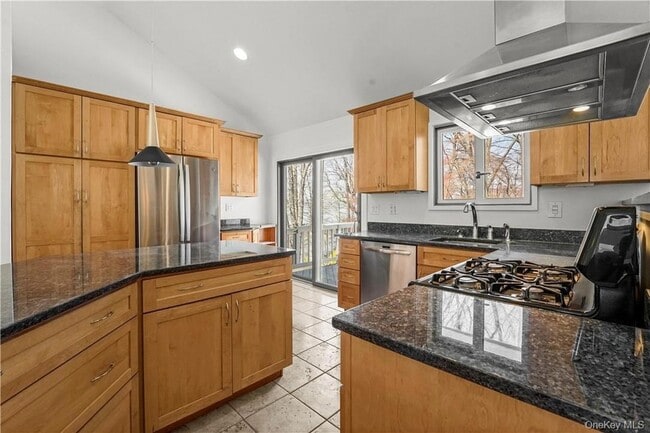 Building Photo - 6 Scarborough Cir
