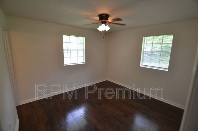 Building Photo - 1857 Theron Dr