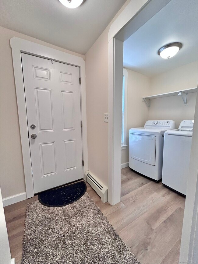 Building Photo - 32 Starr St