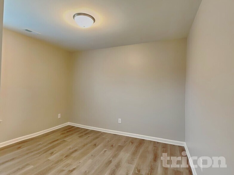 Building Photo - 10031 Wrigley Dr