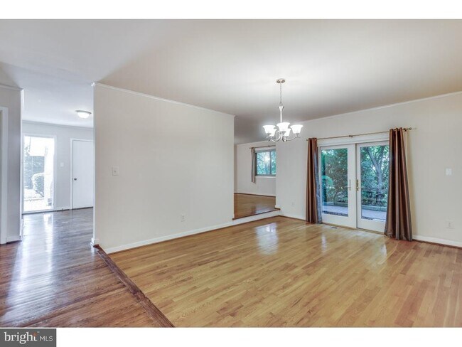 Building Photo - 7220 Vistas Ln