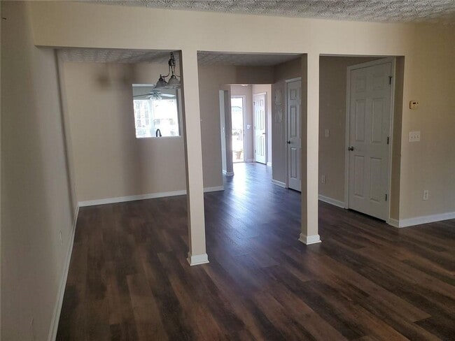 Building Photo - 11428 S Grove Dr