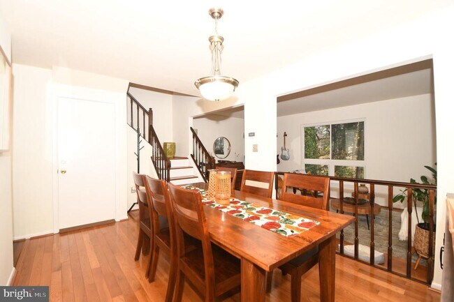 Building Photo - 7812 Briardale Terrace