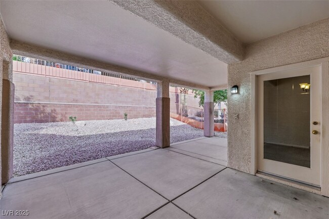 Building Photo - 495 Elm Crest Pl