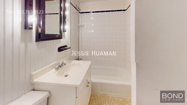 Building Photo - 286 W End Ave