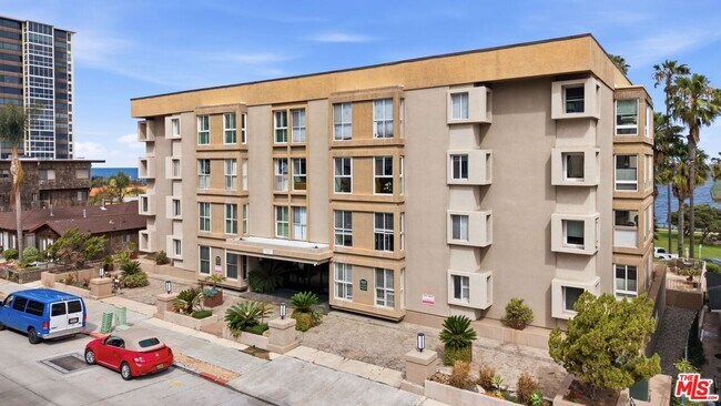 Building Photo - 1040 Coast S Blvd