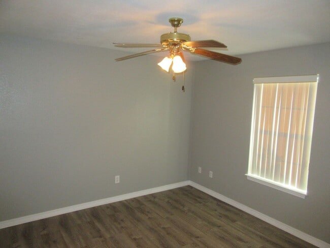 Building Photo - 3115 Meadow St