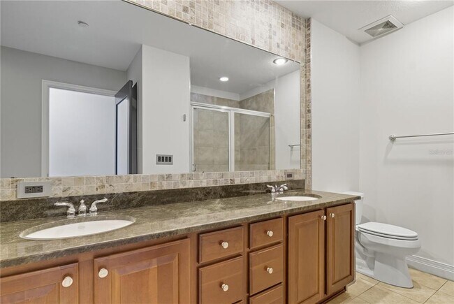 Building Photo - 449 S 12th St