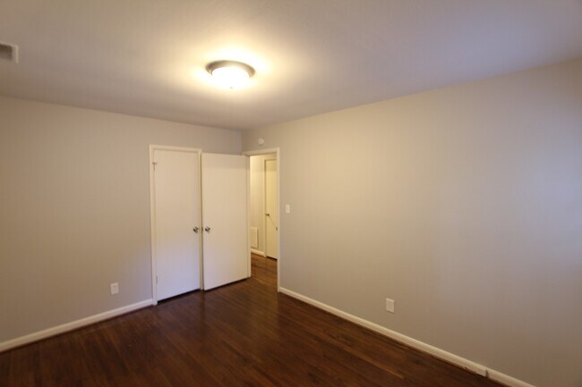 Building Photo - Great House with Fresh New Updates!!  Better Hurry!!