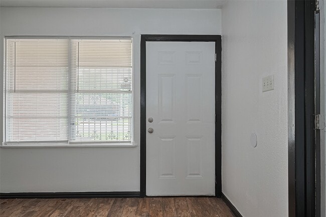 Building Photo - 423 Gammon Dr