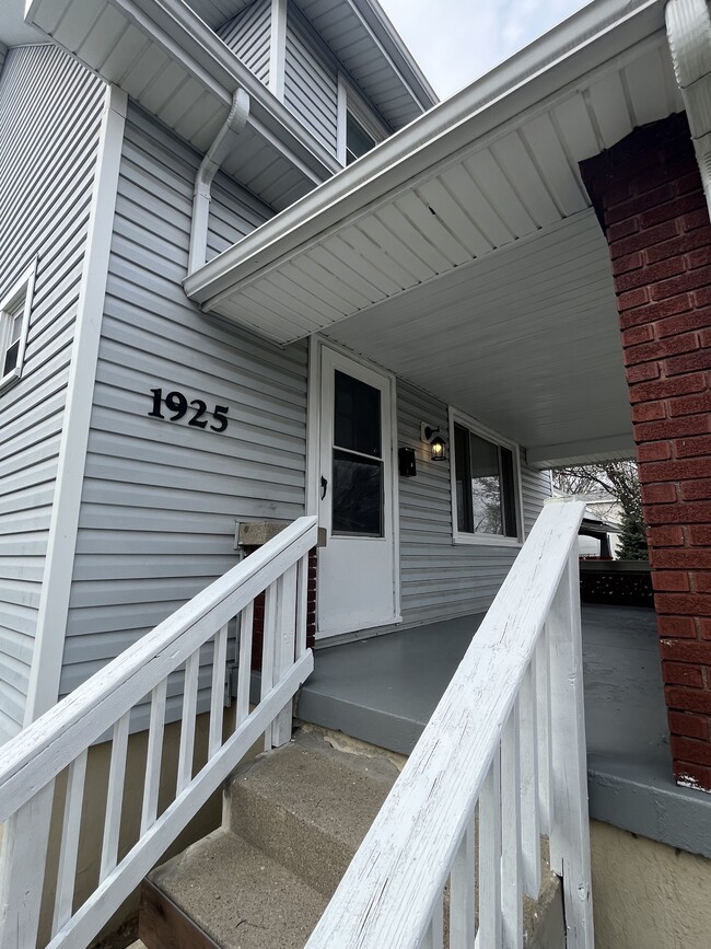 Building Photo - 1925 Brookline Ave