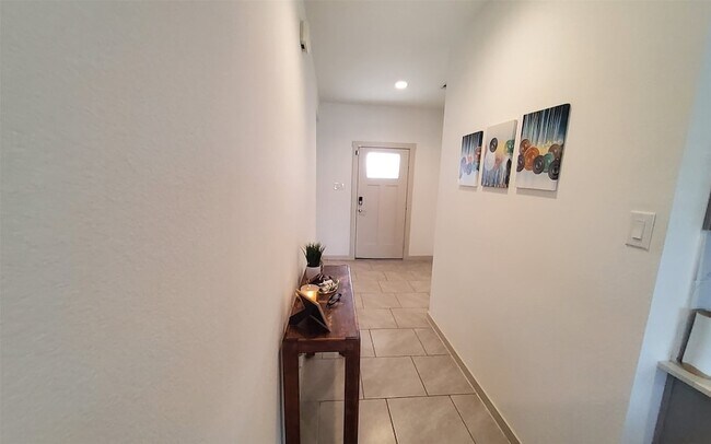 Building Photo - 3839 Sparkman Ln