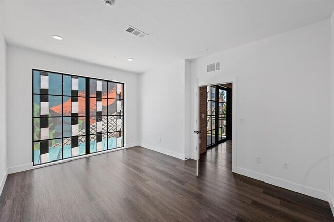Building Photo - 4315 S Congress Ave