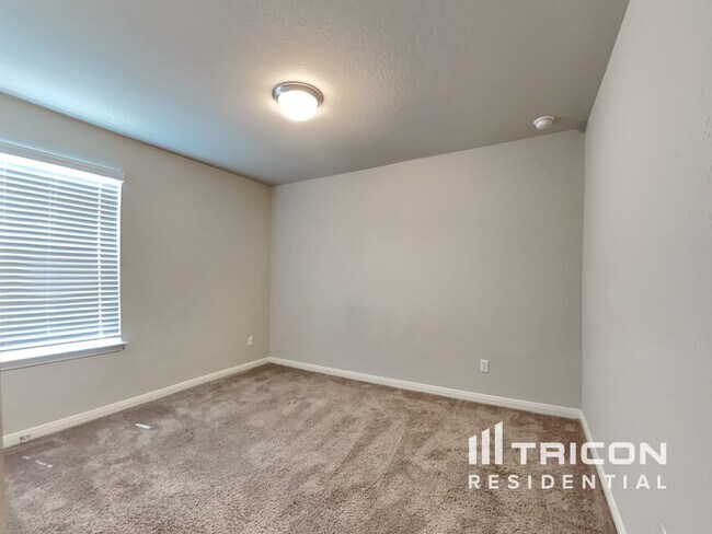 Building Photo - 13611 Emerson Way Saint Hedwig TX