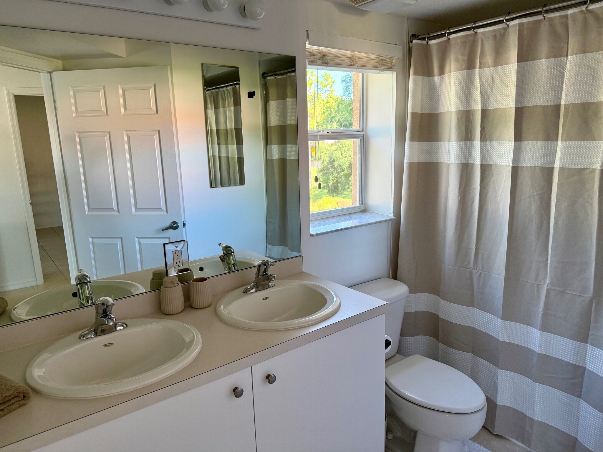 Building Photo - 26700 Rosewood Pointe Dr