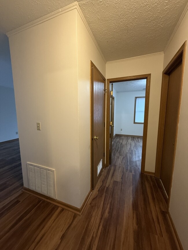 Building Photo - 25 W Collins St