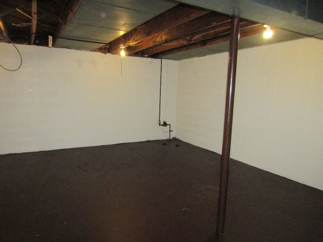 Building Photo - 14260 W Nine Mile Rd