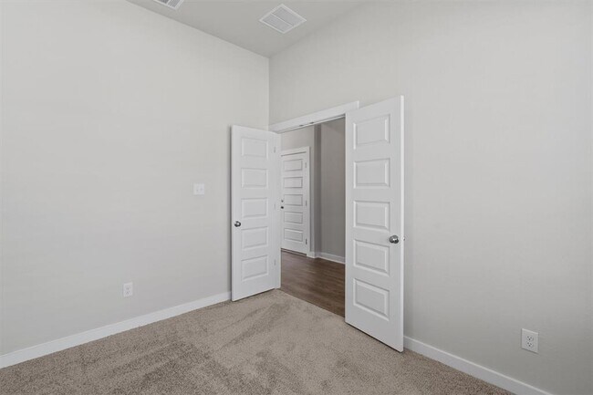 Building Photo - 113 Biscayne Dr