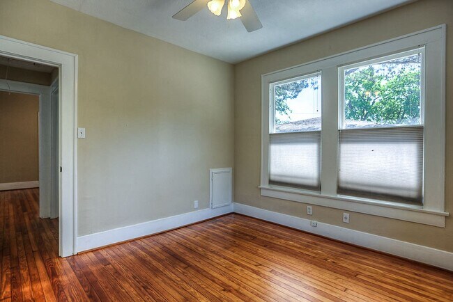 Building Photo - 1119 Jerome St