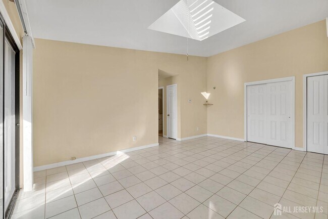 Building Photo - 275 Alpine Way