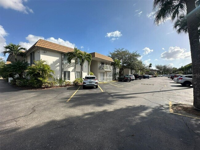 Building Photo - 1830 Maravilla Ave