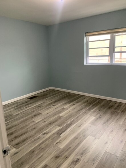 Building Photo - 1514 S 30th St