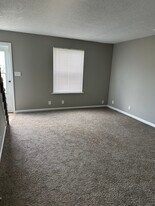Building Photo - 1044 Pembroke Oak Grove Rd