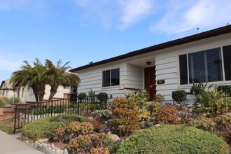 Building Photo - 985 W 9th St