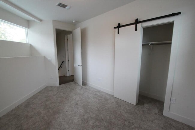 Building Photo - 1204 Cometa St