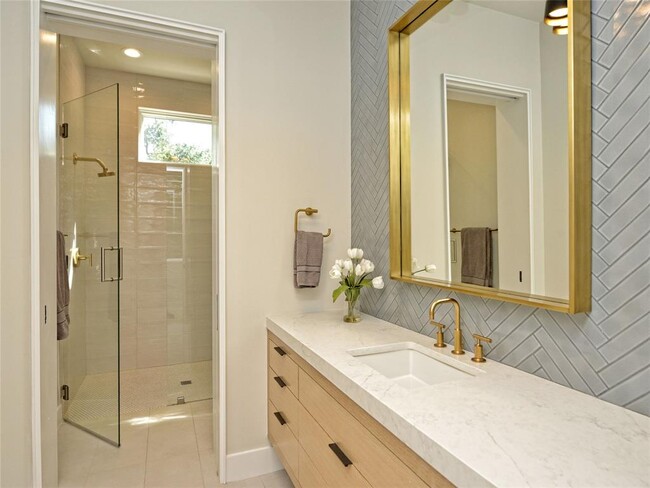 Building Photo - 304 Westwood Terrace