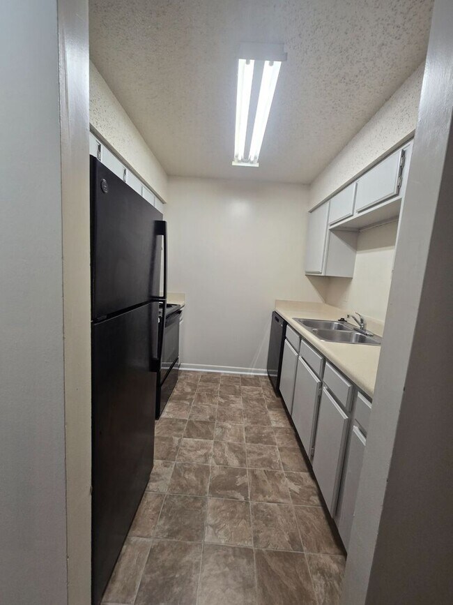 Building Photo - 279 Yelton Ct