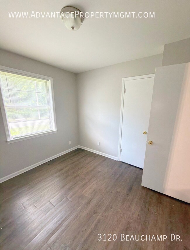 Building Photo - 3120 Beauchamp Dr