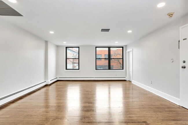 Primary Photo - 48 Greenwich Ave