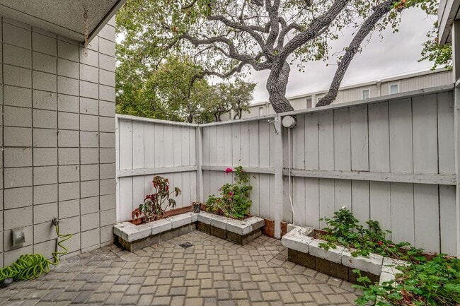 Building Photo - Welcome Home!!! Great Santa Clara Pomeroy ...