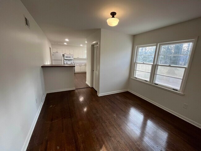 Building Photo - 329 Fairfield Cir