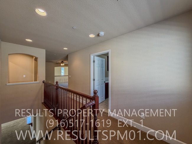 Building Photo - Elegance and spacious Mini Mansion