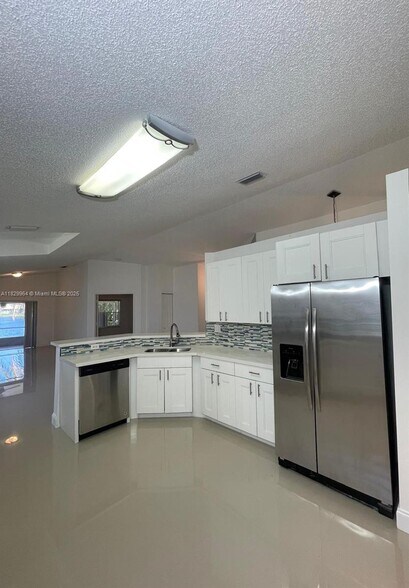 Building Photo - 4136 Sapphire Ter