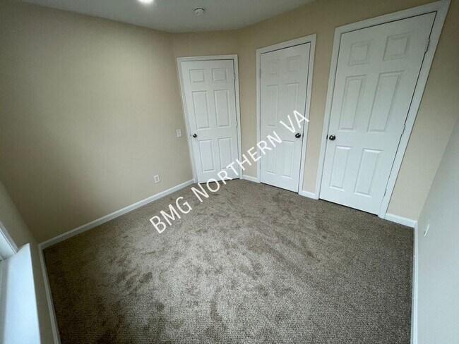 Building Photo - 22525 Maison Carree Square