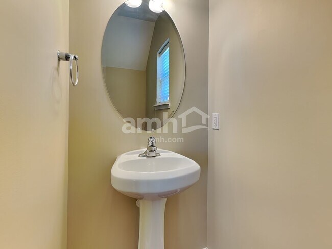 Building Photo - 45 Chey Hill Ln