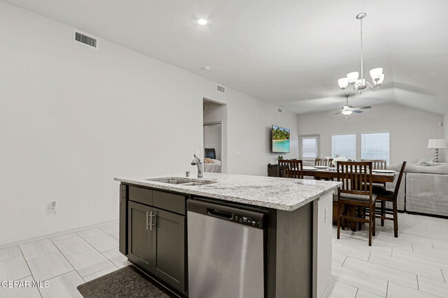 Building Photo - 7416 Tamarack Pl
