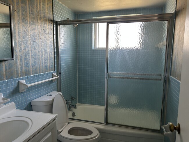 Building Photo - 1221 Scott Ave