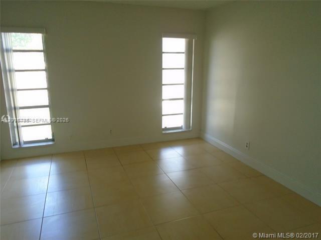 Building Photo - 4848 NW 24th Ct