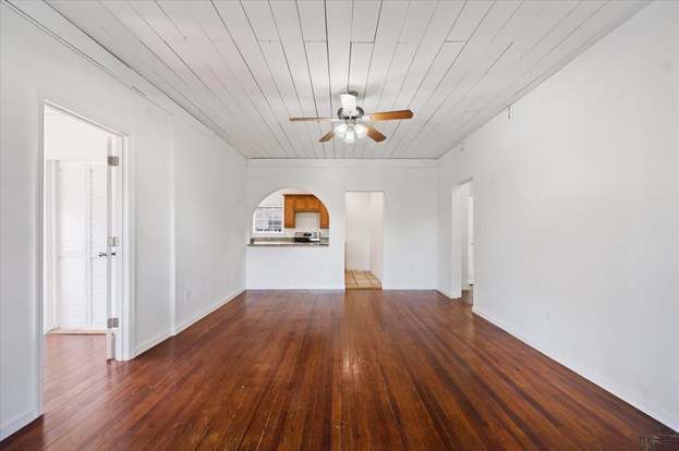 Building Photo - 301 Central Dr