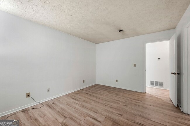 Building Photo - 1306 McClelen Way